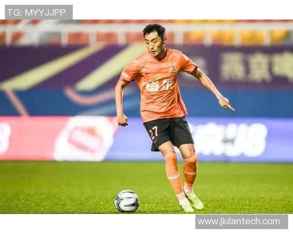 武汉羽毛球队团队协作引发热议球员间默契与配合的争议探讨